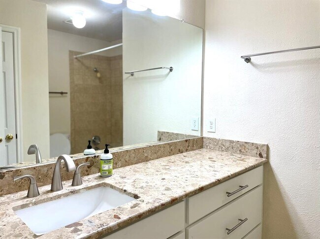 Building Photo - 16927 Bar Harbor Bend