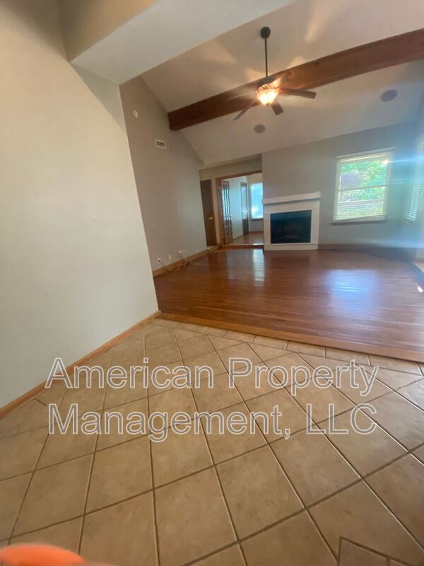 Building Photo - 4729 S Ironwood Ave