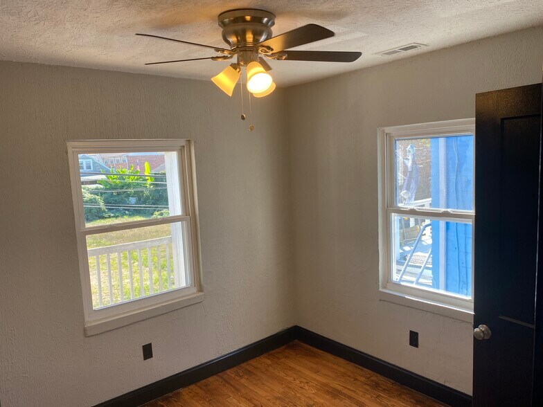 Building Photo - 4814 Tennessee St