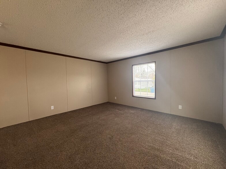 Building Photo - 4095 Geranium Ln