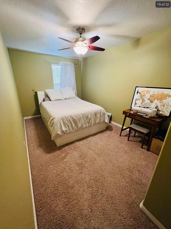 Building Photo - Spacious End-Row Townhome