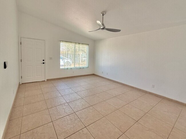 Building Photo - Charming three bedroom - two bathroom GREA...