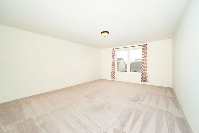 Building Photo - 4 Bedroom With Finished Basement in Westfield!