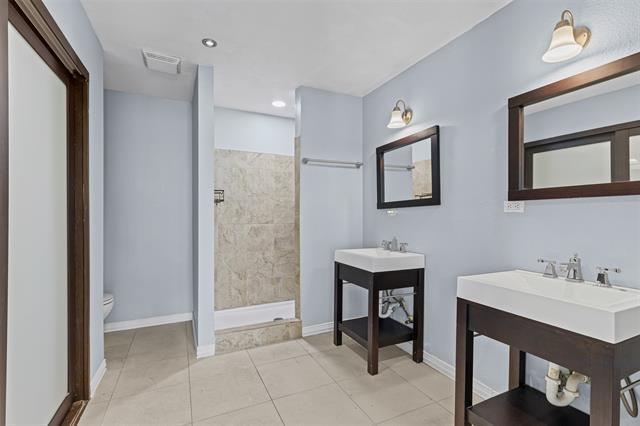 Building Photo - 2117 W Lotus Ave