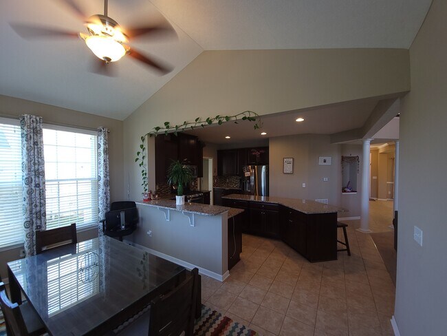 Building Photo - 6321 Brandon Dr