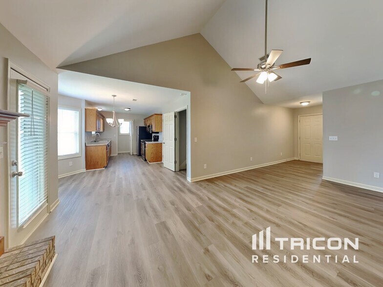 Building Photo - 904 Avery Green Ct