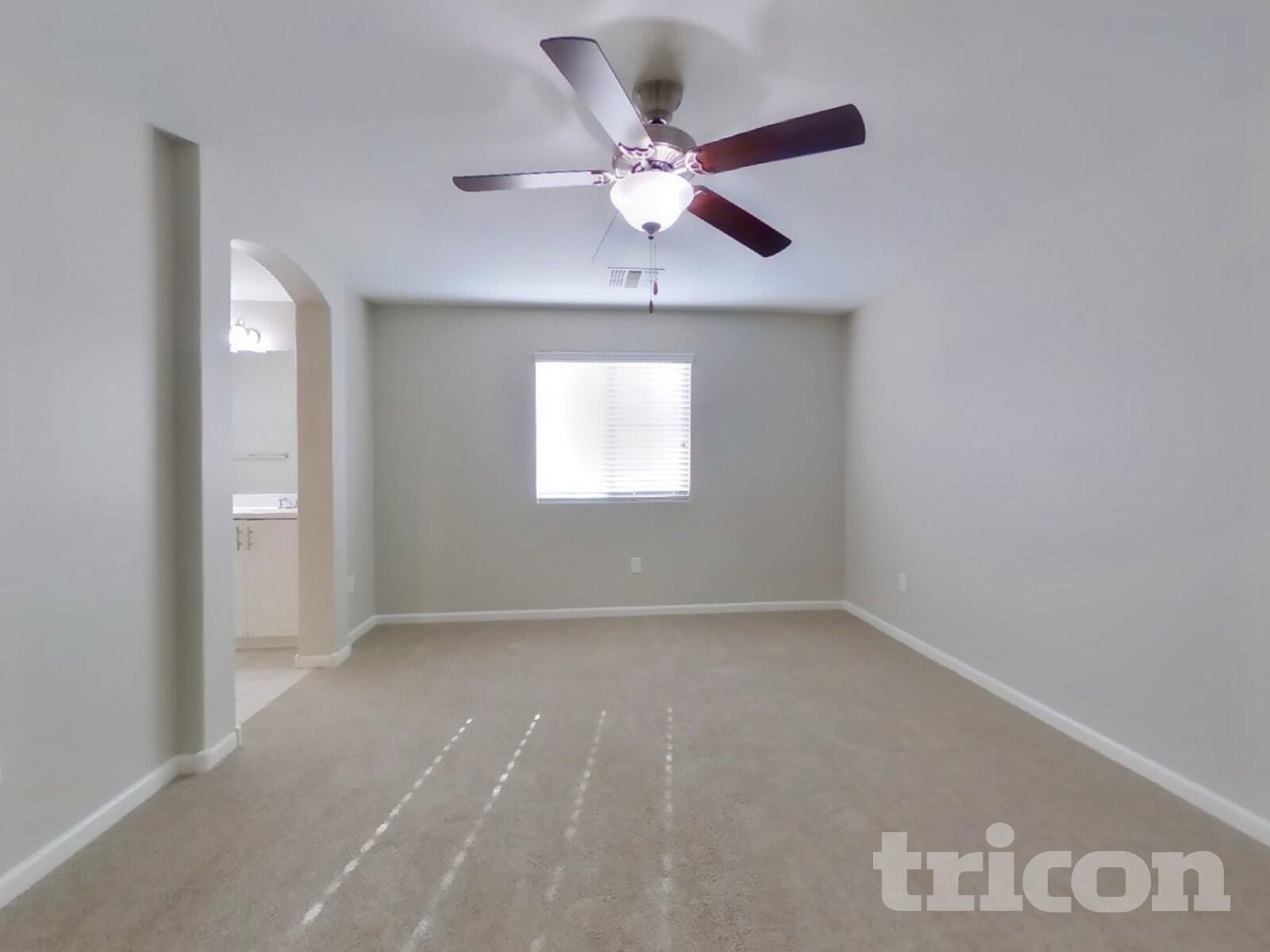 Building Photo - 12546 W Hummingbird Terrace