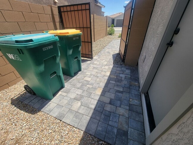 Building Photo - 18434 E Camila Dr