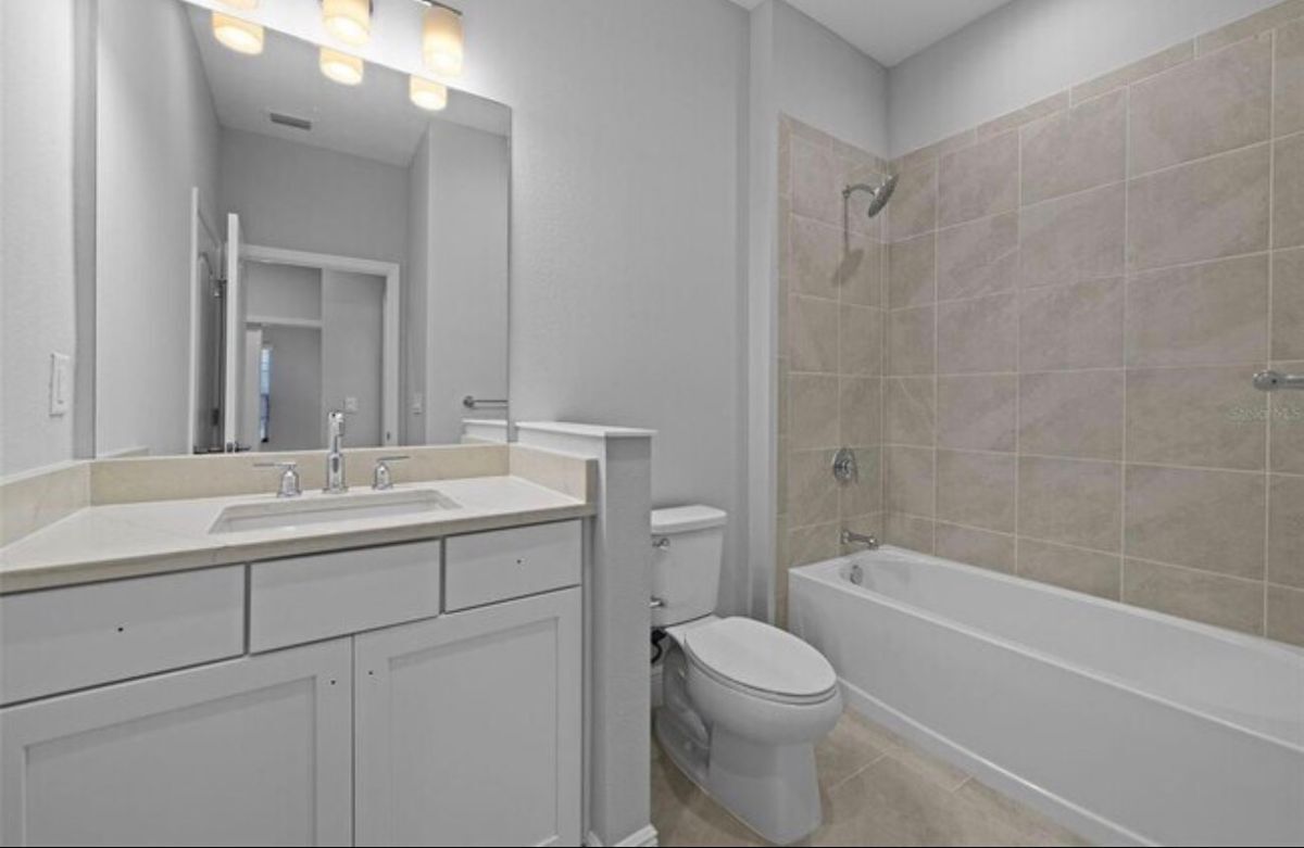 Building Photo - 4338 Tamarind Pl