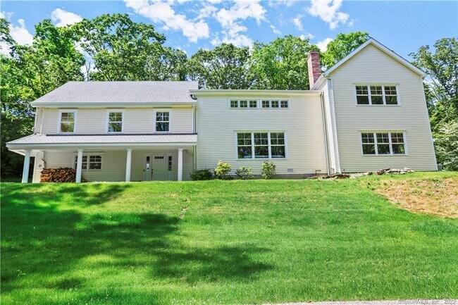 Primary Photo - 220 Burr St