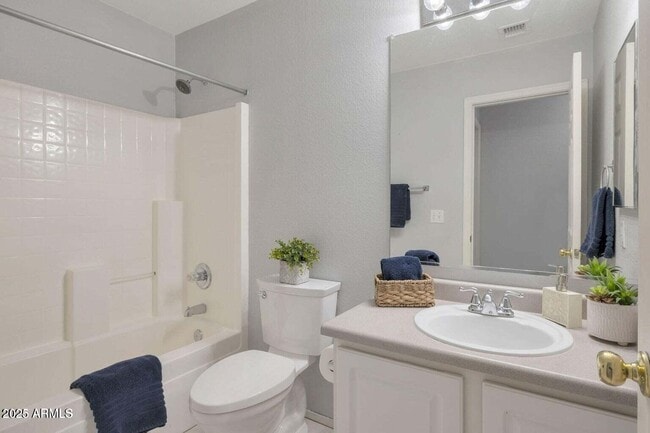 Building Photo - 7500 E Deer Valley Rd