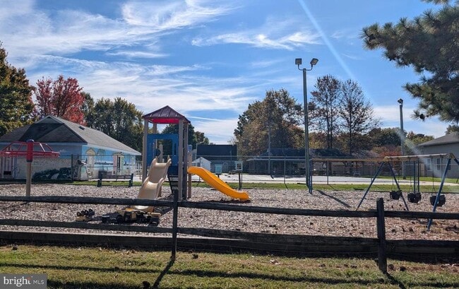 Building Photo - 922 Petinot Pl