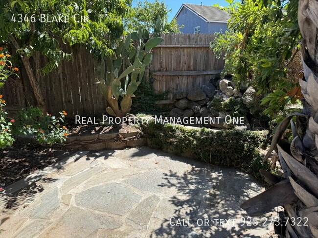 Building Photo - 4346 Blake Cir