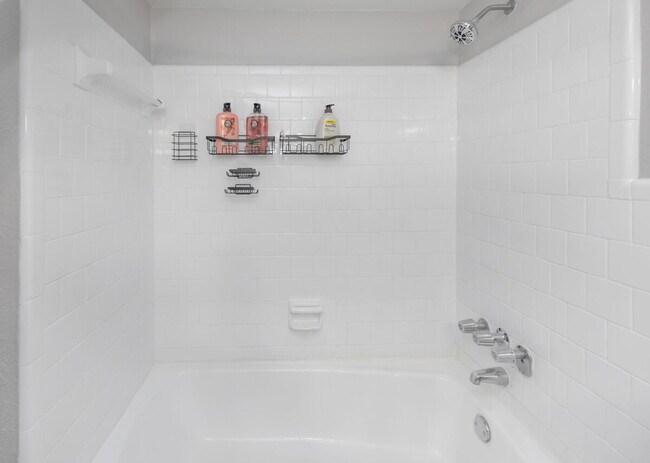 Building Photo - 4403 W Cleveland St