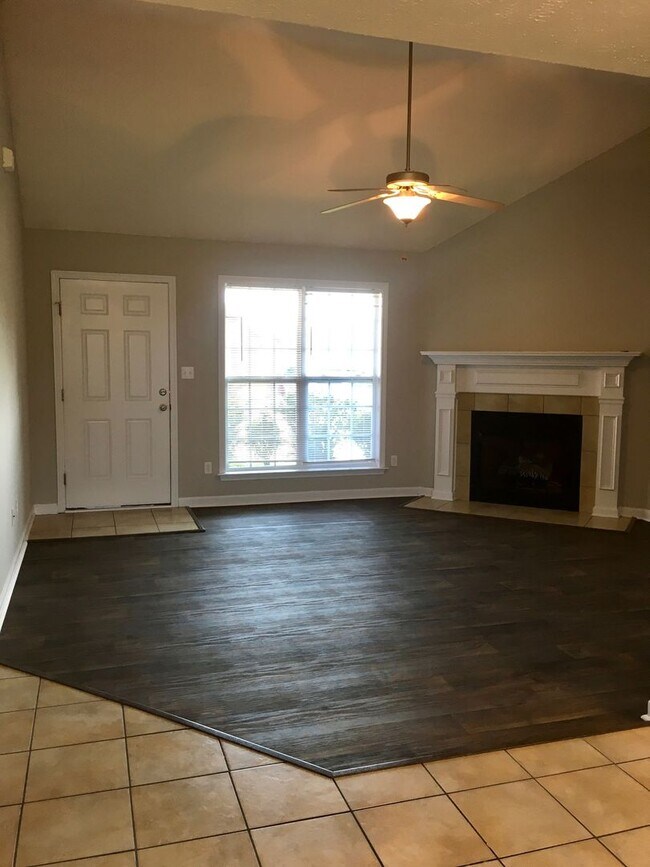 Building Photo - 3 Bedroom 2 bath  Medina Area