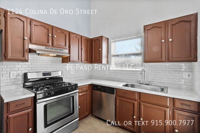 Building Photo - 1124 Colina De Oro St