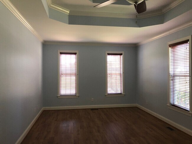 Building Photo - 5707 Sentinel Ln