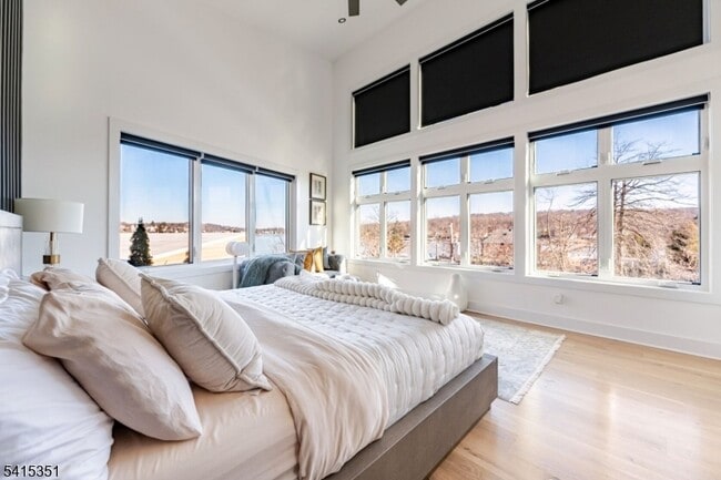 Building Photo - 301 Kingsland Rd