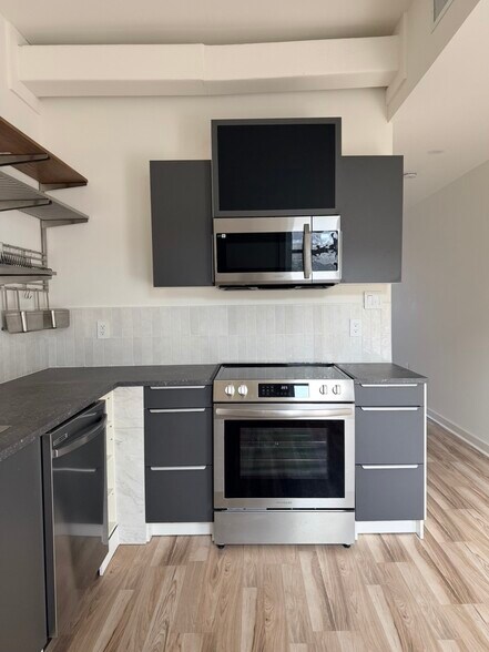 Building Photo - 3012 Castiglione St