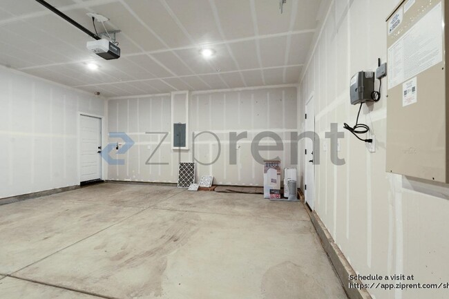 Building Photo - 4785 Happy Hallow Dr