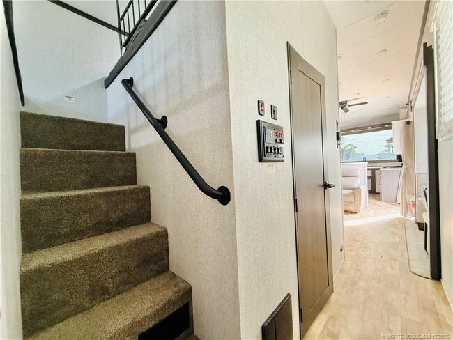 Building Photo - 10725 S Ocean Dr