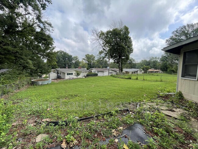 Building Photo - 1265 St Anthony Ln