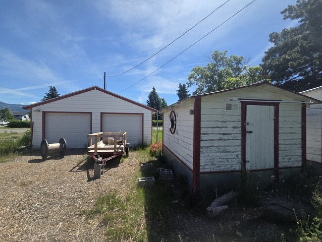Building Photo - 2406 Durston Rd