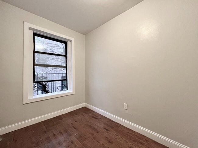 Building Photo - 541 W 156th St