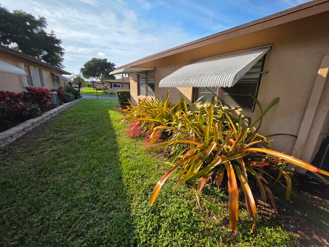 Building Photo - 718 Whippoorwill Ln