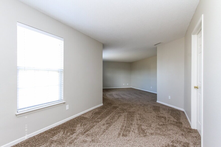 Building Photo - 9996 Olympic Cir