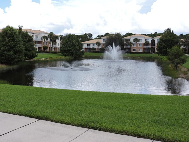 Building Photo - 730.5 Myrtlewood Cir W