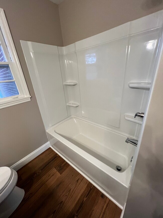 Building Photo - 2038 Conway Dr