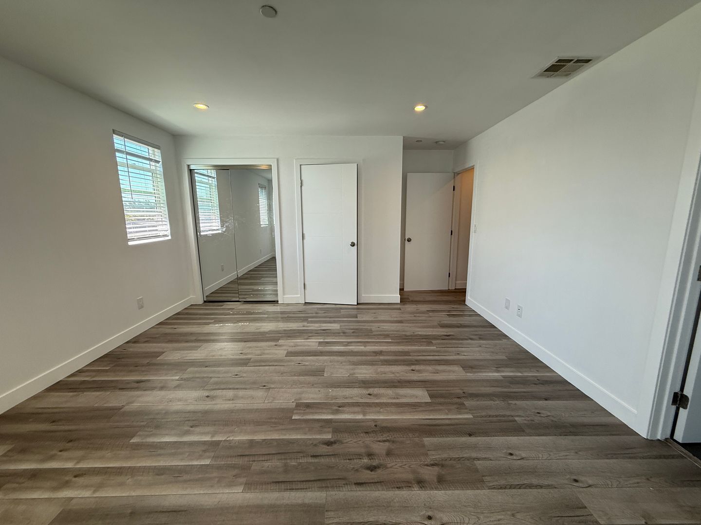 Building Photo - 2104 Hauser Blvd