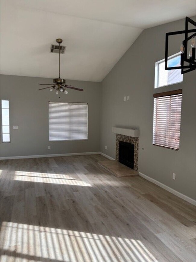 Building Photo - 122 Red Coral Dr