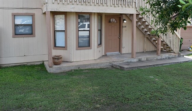Building Photo - 1804 Rawhide Loop
