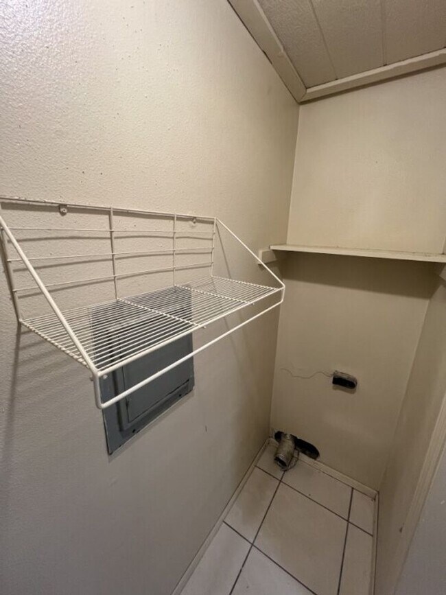 Building Photo - Weston St.