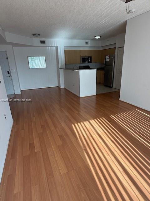 Building Photo - 8070 N Nob Hill Rd