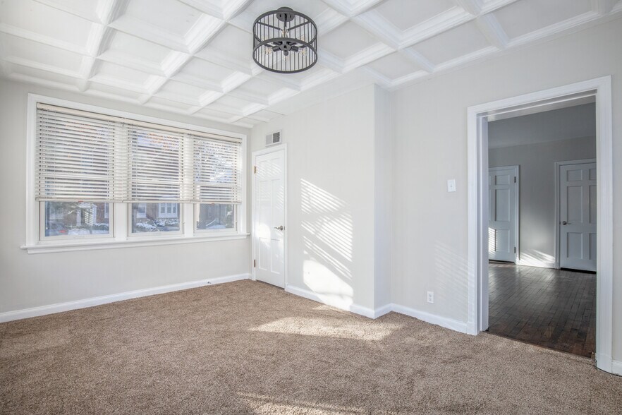 Building Photo - 7535 Oxford Dr