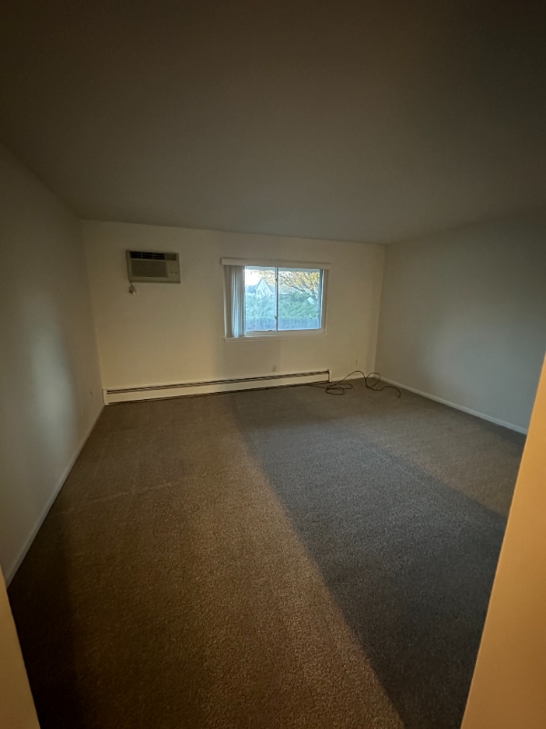 Building Photo - 502 60th St SE