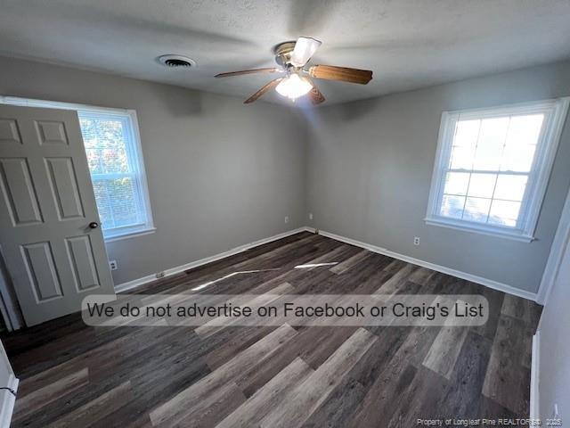 Building Photo - 424 Shoreline Dr