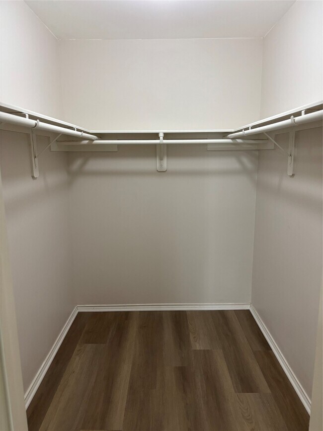 Building Photo - 1417 Paige St