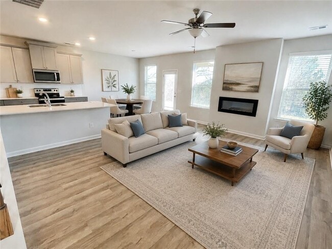Building Photo - 2166 Cadenza Cir