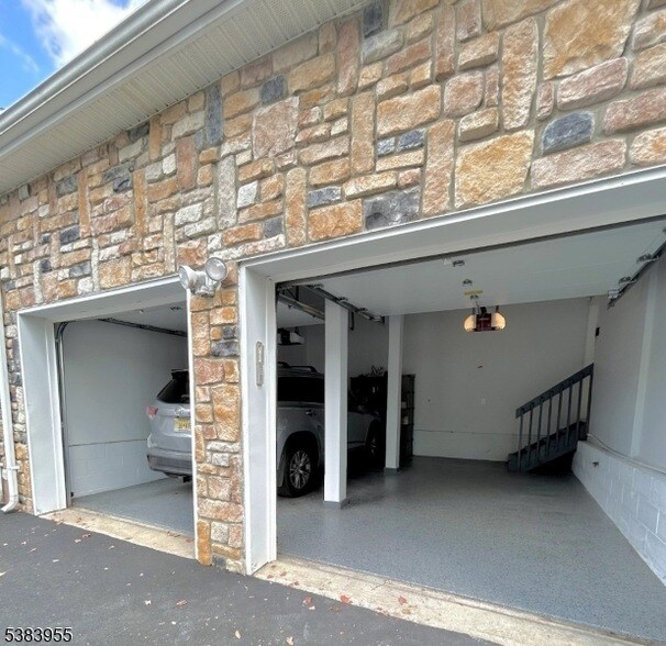 Building Photo - 27 Kingfisher Ct