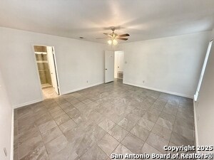 Building Photo - 912 Spring Hill Dr