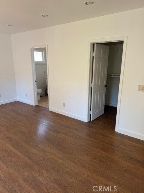 Building Photo - 1824 Oakwood Ave