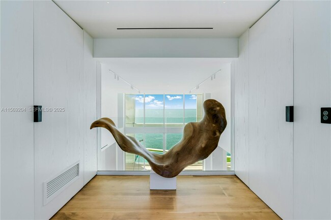 Building Photo - 440 S Mashta Dr