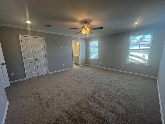 Building Photo - 153 Stonehenge Cir