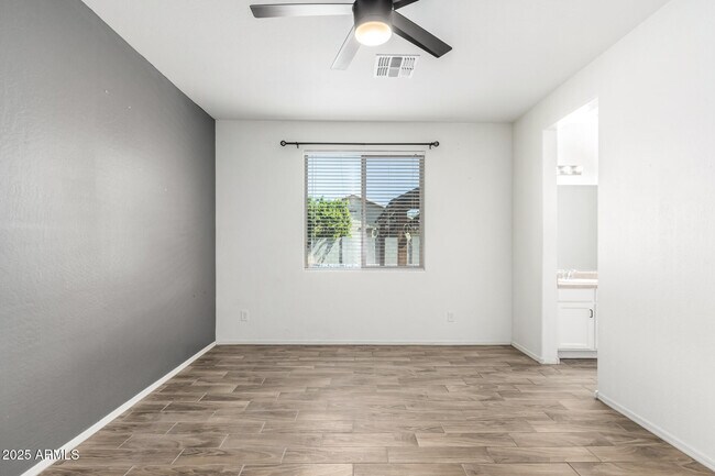 Building Photo - 10250 W Townley Ave