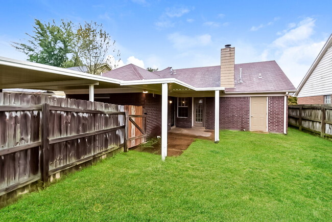 Building Photo - 1653 Dexter Ln
