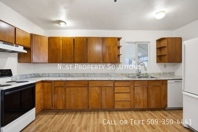 Building Photo - 634 S Ironwood Dr